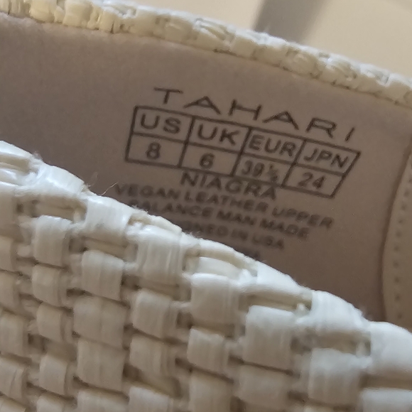 Tahari Ivory Basket Weave Style Heels - Picture 7 of 10